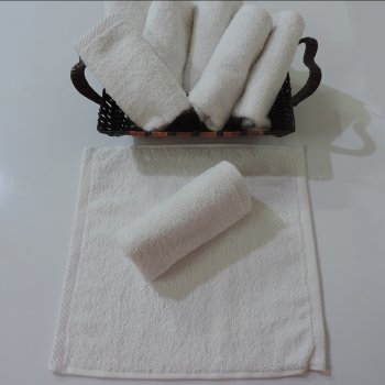 Beslenme Çantası Havlusu 30X30 Beyaz  